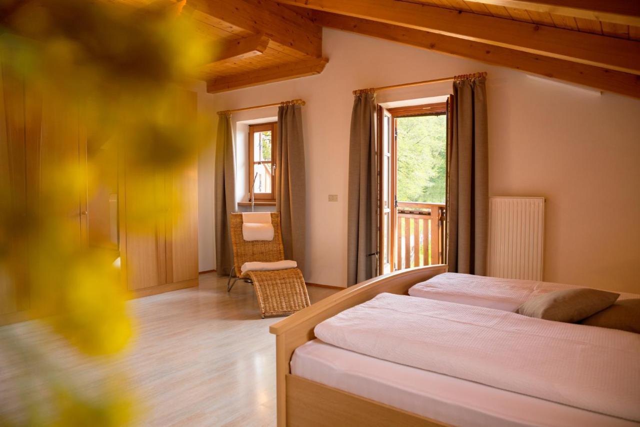 Engadinerhof Villa Montagna Bagian luar foto
