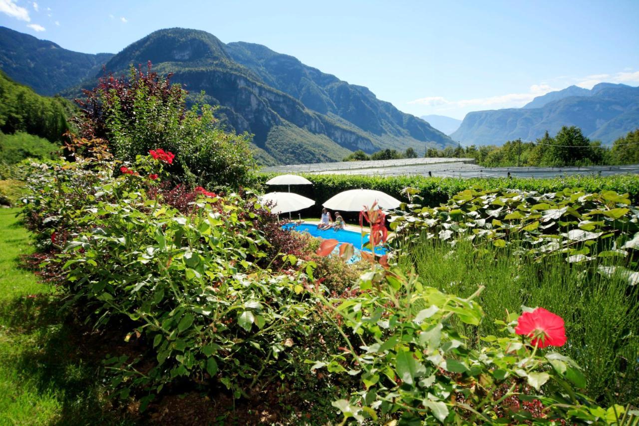 Engadinerhof Villa Montagna Bagian luar foto