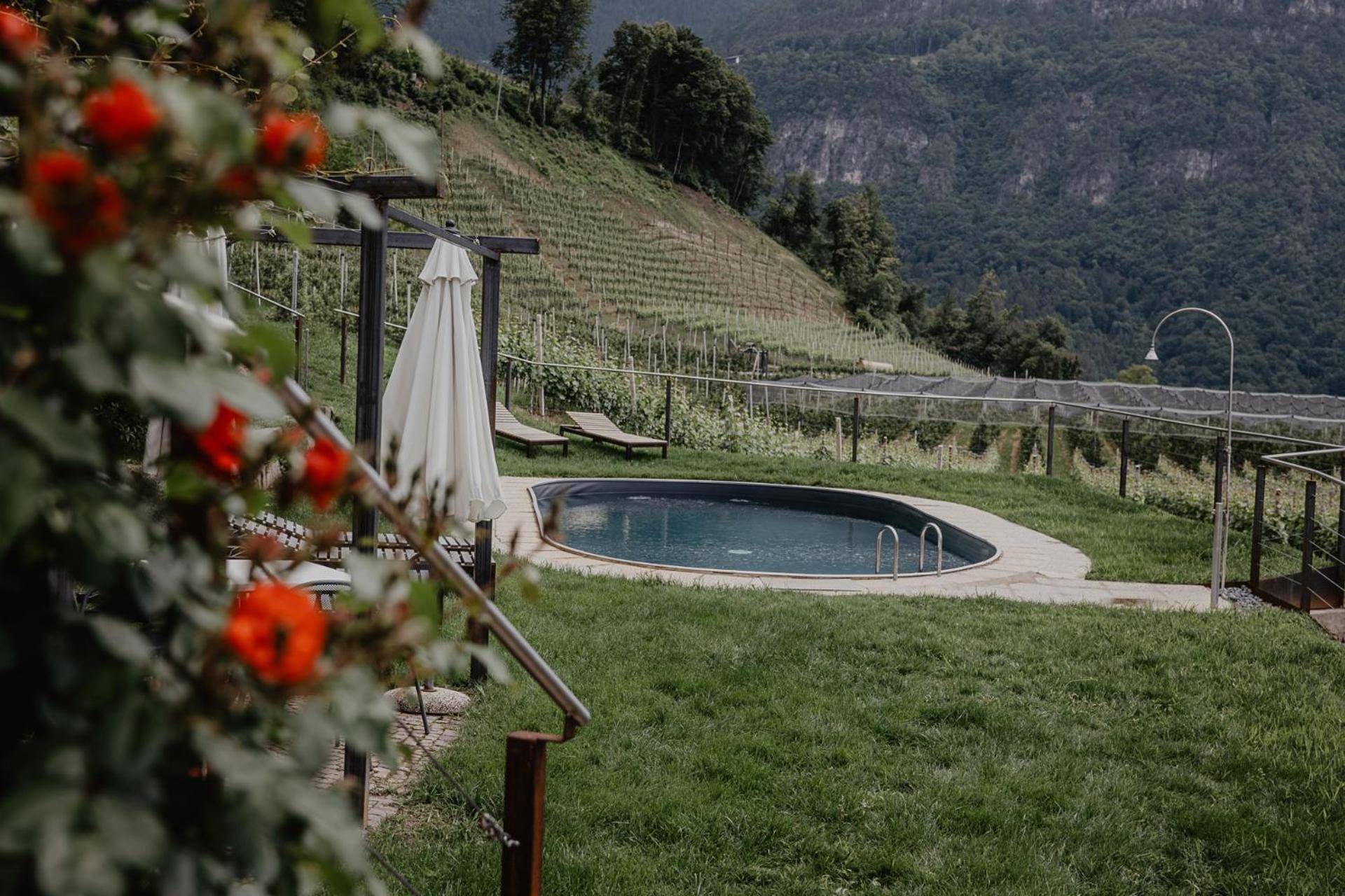 Engadinerhof Villa Montagna Bagian luar foto