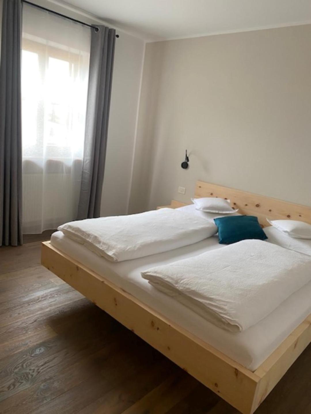 Engadinerhof Villa Montagna Bagian luar foto