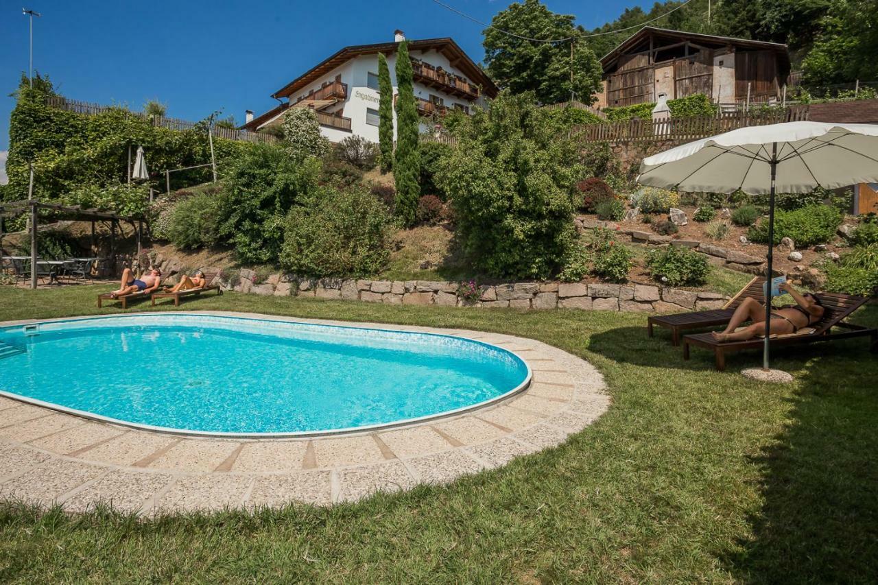 Engadinerhof Villa Montagna Bagian luar foto