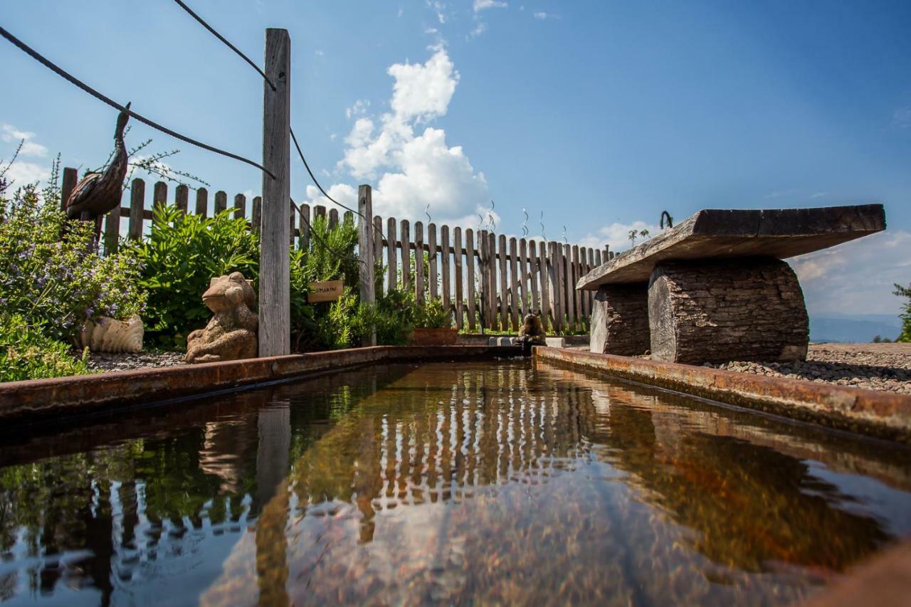 Engadinerhof Villa Montagna Bagian luar foto