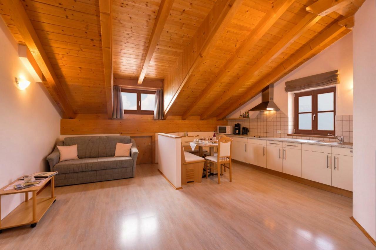 Engadinerhof Villa Montagna Bagian luar foto
